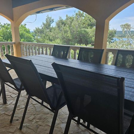 Villa Punta Blava - Beach Front, Ideal For Family Vacation With Kids, Large Terraces With Sea View, Internet, Netflix, No Pets Allowed Obrovac Extérieur photo