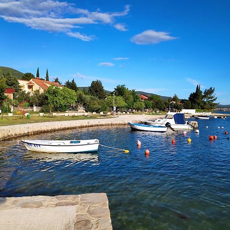 Villa Punta Blava - Beach Front, Ideal For Family Vacation With Kids, Large Terraces With Sea View, Internet, Netflix, No Pets Allowed Obrovac Extérieur photo