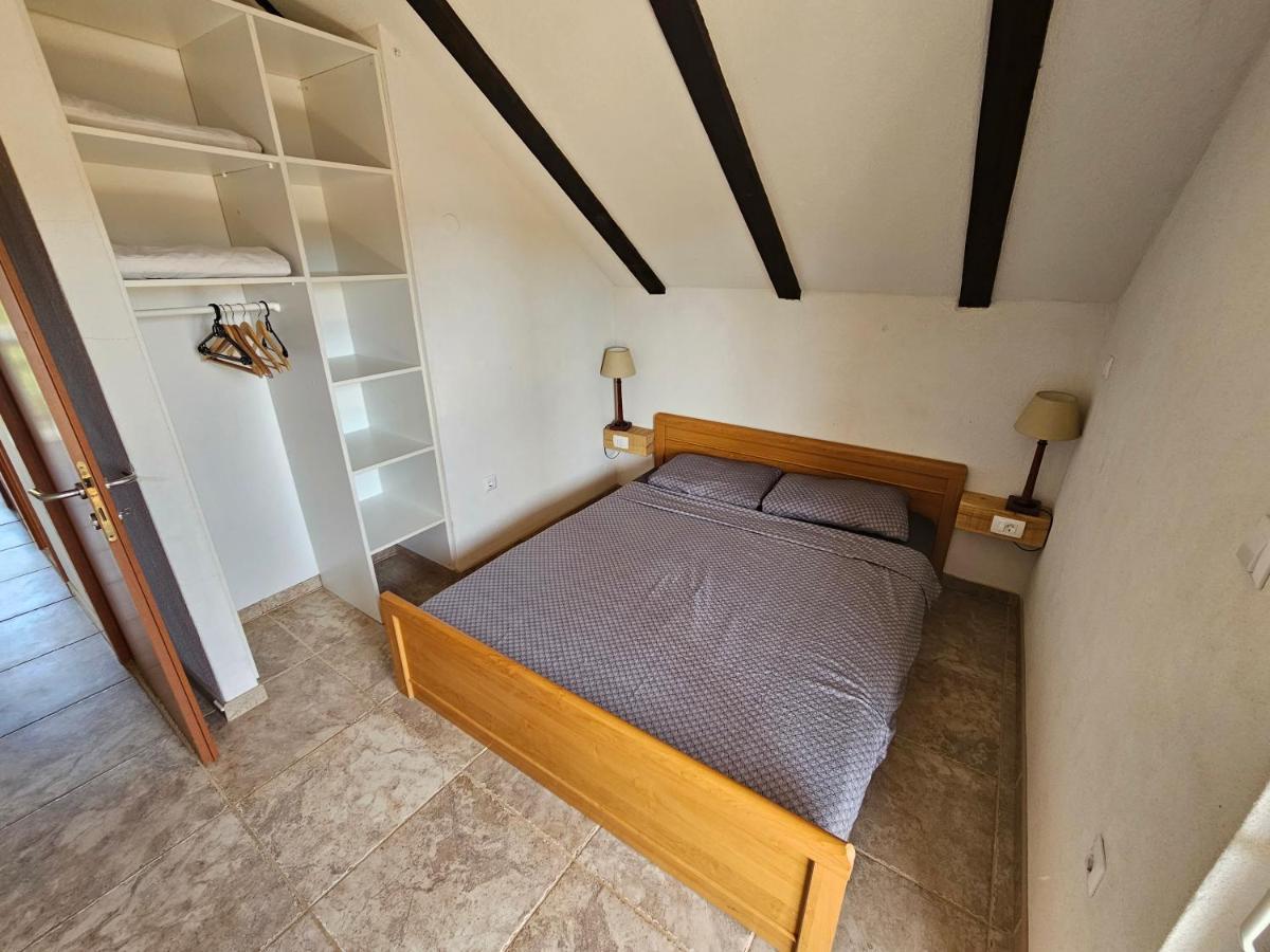 Villa Punta Blava - Beach Front, Ideal For Family Vacation With Kids, Large Terraces With Sea View, Internet, Netflix, No Pets Allowed Obrovac Extérieur photo