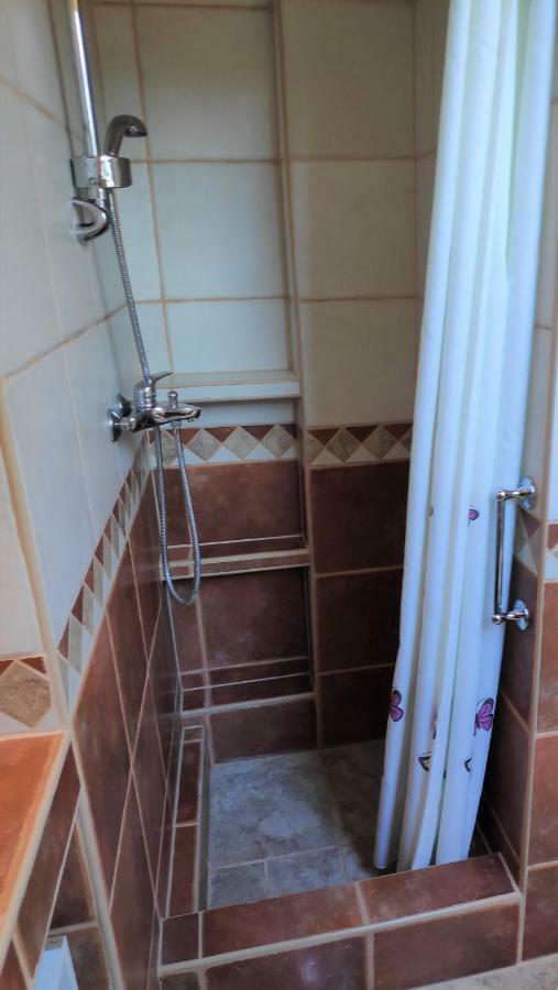 Villa Punta Blava - Beach Front, Ideal For Family Vacation With Kids, Large Terraces With Sea View, Internet, Netflix, No Pets Allowed Obrovac Extérieur photo