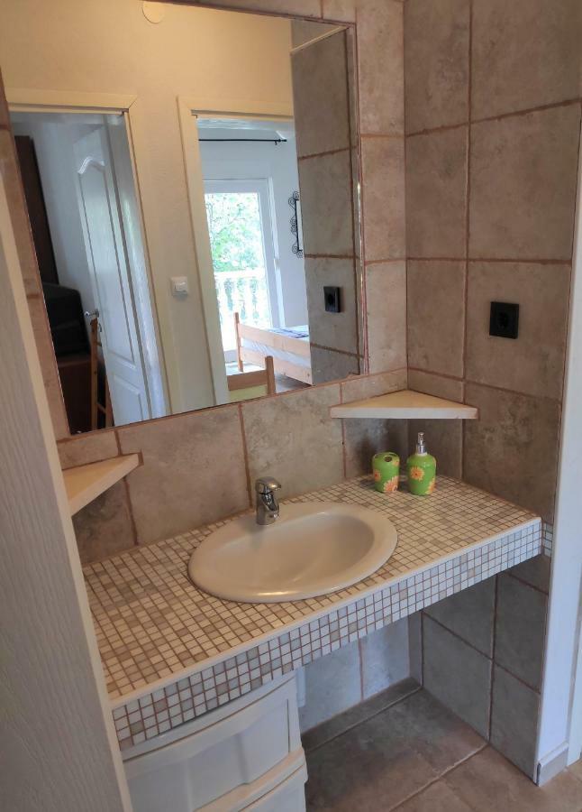 Villa Punta Blava - Beach Front, Ideal For Family Vacation With Kids, Large Terraces With Sea View, Internet, Netflix, No Pets Allowed Obrovac Extérieur photo