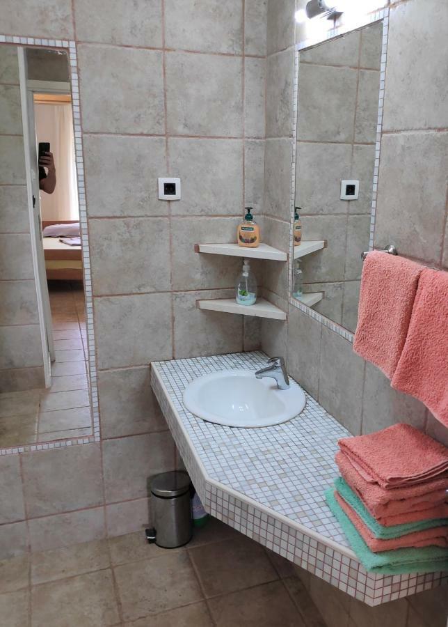 Villa Punta Blava - Beach Front, Ideal For Family Vacation With Kids, Large Terraces With Sea View, Internet, Netflix, No Pets Allowed Obrovac Extérieur photo