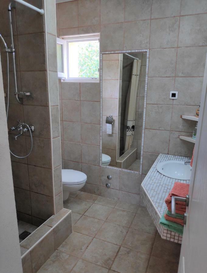 Villa Punta Blava - Beach Front, Ideal For Family Vacation With Kids, Large Terraces With Sea View, Internet, Netflix, No Pets Allowed Obrovac Extérieur photo