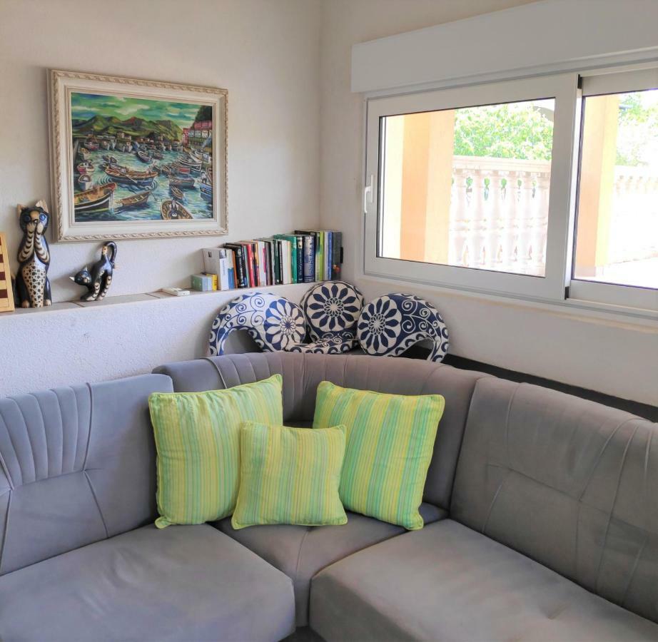 Villa Punta Blava - Beach Front, Ideal For Family Vacation With Kids, Large Terraces With Sea View, Internet, Netflix, No Pets Allowed Obrovac Extérieur photo
