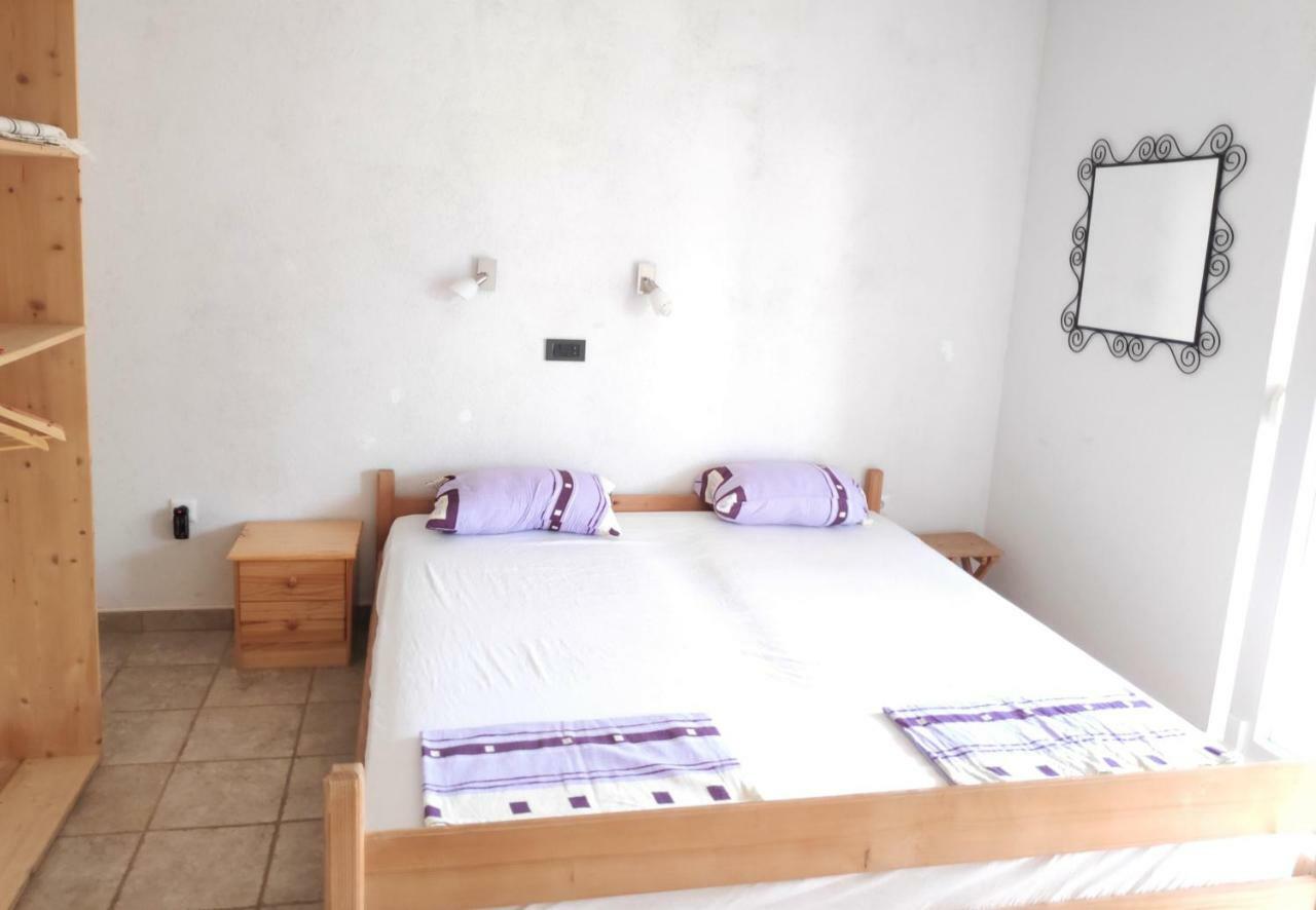Villa Punta Blava - Beach Front, Ideal For Family Vacation With Kids, Large Terraces With Sea View, Internet, Netflix, No Pets Allowed Obrovac Extérieur photo
