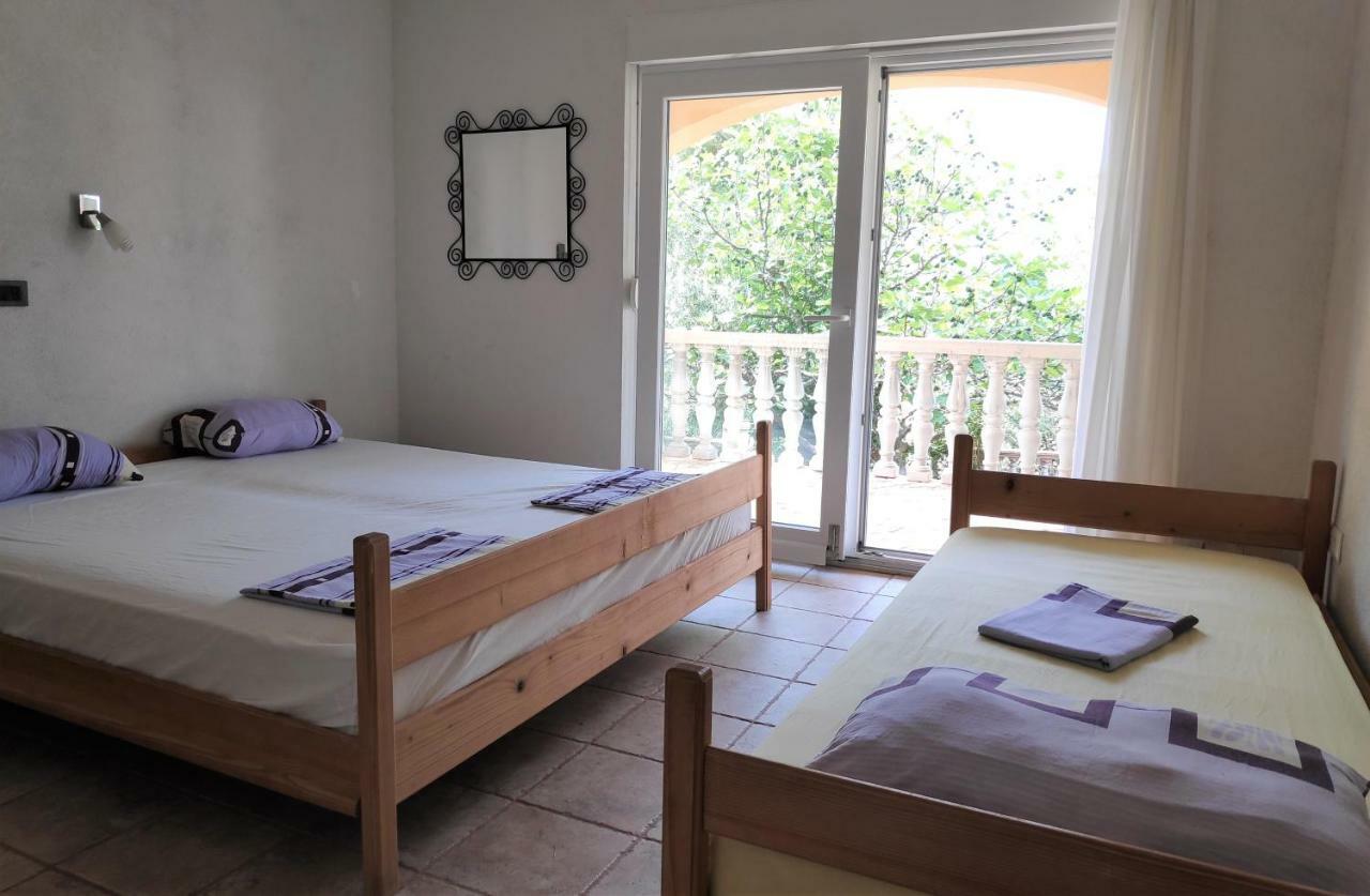 Villa Punta Blava - Beach Front, Ideal For Family Vacation With Kids, Large Terraces With Sea View, Internet, Netflix, No Pets Allowed Obrovac Extérieur photo