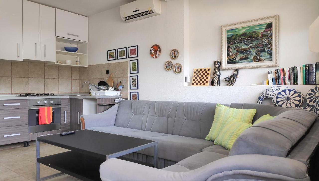 Villa Punta Blava - Beach Front, Ideal For Family Vacation With Kids, Large Terraces With Sea View, Internet, Netflix, No Pets Allowed Obrovac Extérieur photo