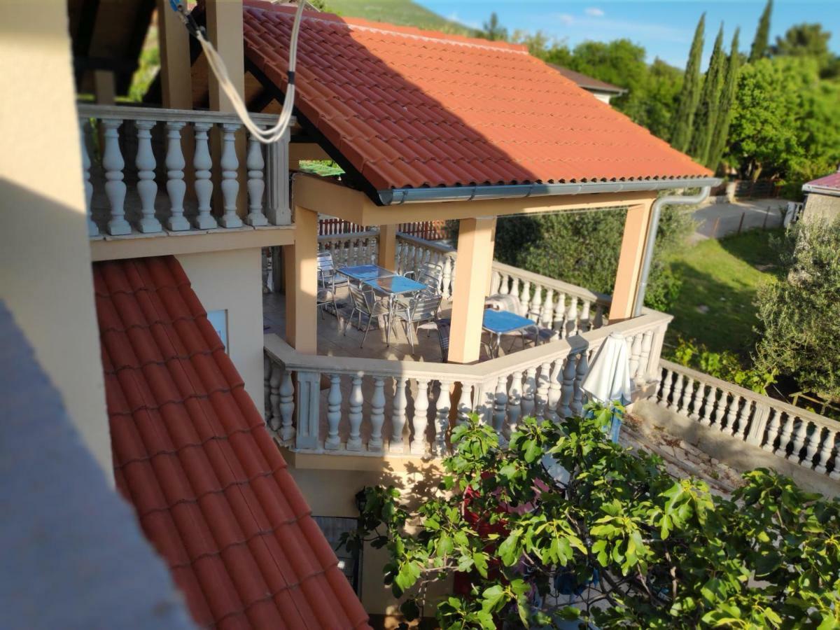 Villa Punta Blava - Beach Front, Ideal For Family Vacation With Kids, Large Terraces With Sea View, Internet, Netflix, No Pets Allowed Obrovac Extérieur photo