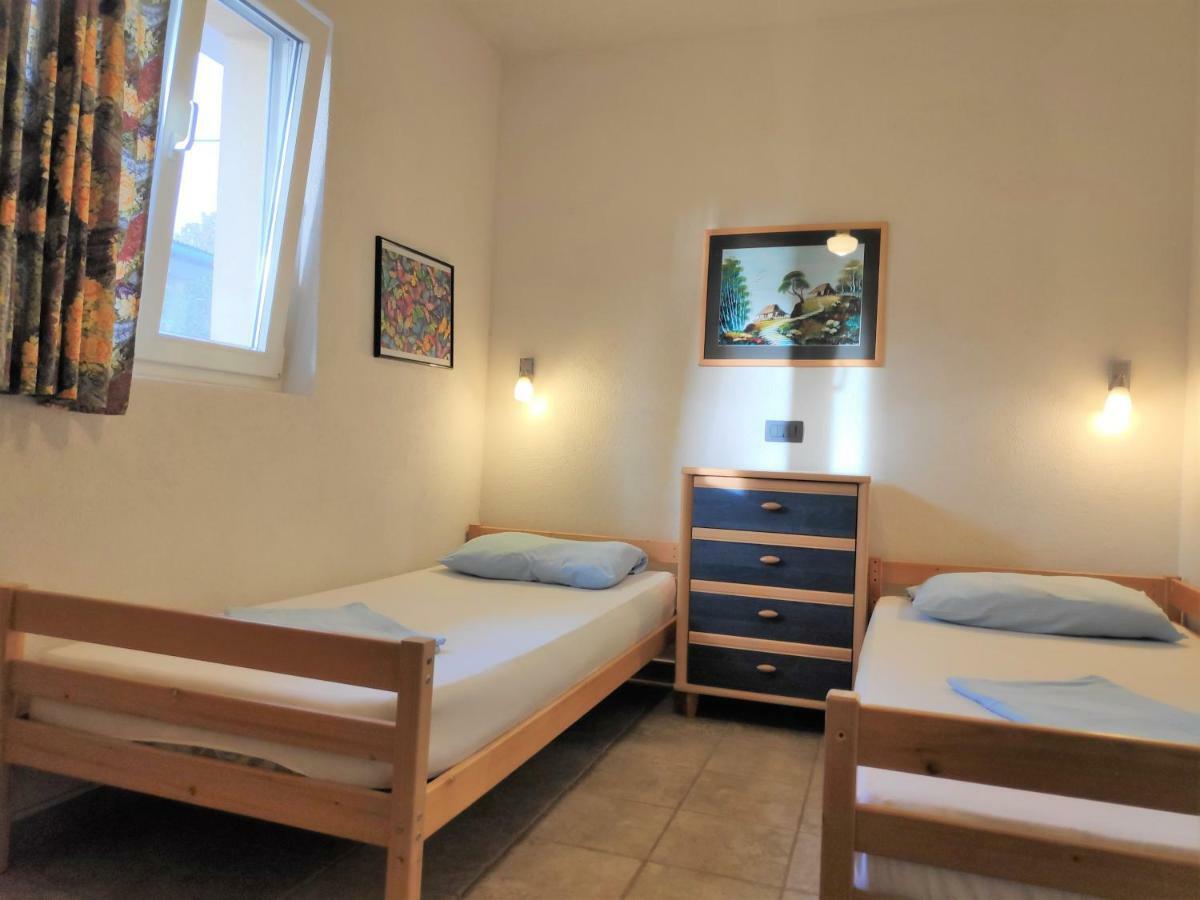 Villa Punta Blava - Beach Front, Ideal For Family Vacation With Kids, Large Terraces With Sea View, Internet, Netflix, No Pets Allowed Obrovac Extérieur photo