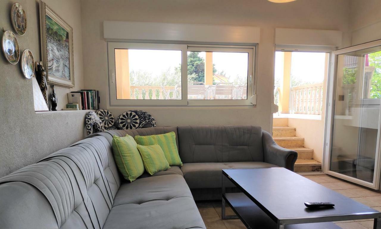 Villa Punta Blava - Beach Front, Ideal For Family Vacation With Kids, Large Terraces With Sea View, Internet, Netflix, No Pets Allowed Obrovac Extérieur photo