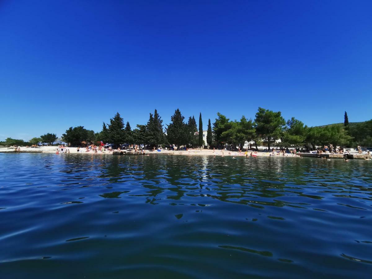Villa Punta Blava - Beach Front, Ideal For Family Vacation With Kids, Large Terraces With Sea View, Internet, Netflix, No Pets Allowed Obrovac Extérieur photo