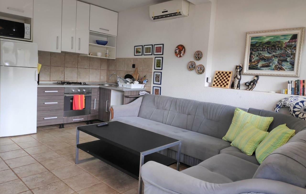 Villa Punta Blava - Beach Front, Ideal For Family Vacation With Kids, Large Terraces With Sea View, Internet, Netflix, No Pets Allowed Obrovac Extérieur photo