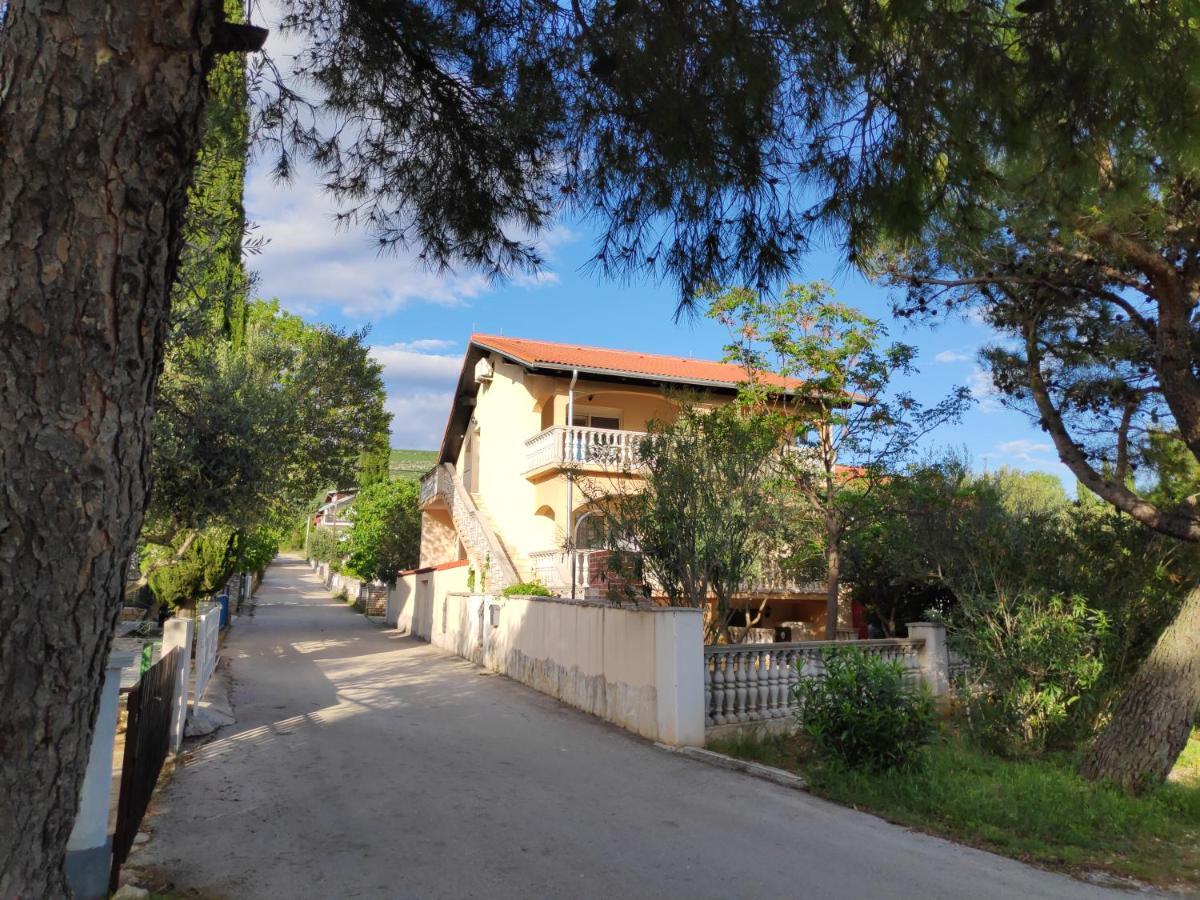 Villa Punta Blava - Beach Front, Ideal For Family Vacation With Kids, Large Terraces With Sea View, Internet, Netflix, No Pets Allowed Obrovac Extérieur photo